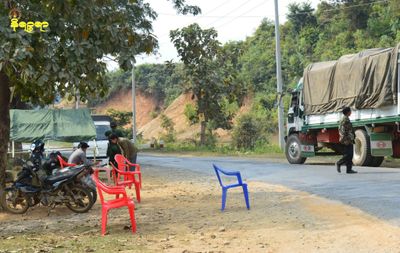 Young passengers arrested at Ann checkpoint for Taking picture 