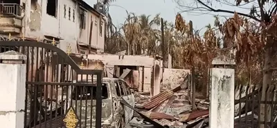 Arson attack in Buthidaung destroys thousands of private houses, 12 monasteries, 2 temples,  2 churches, 1 mosque