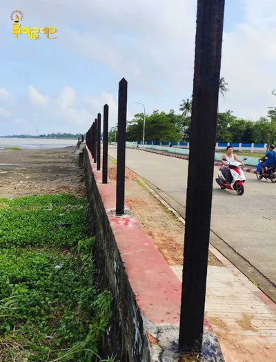 Junta erects fencing around Sittwe to prevent AA fighters from entering town 