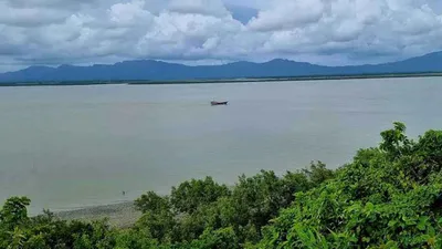 50 shots reported from Myanmar border on  Bangladeshi passengers carrying trawler