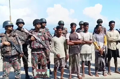 AA officially handed over  5 detained Bangladeshi fishermen to BGB